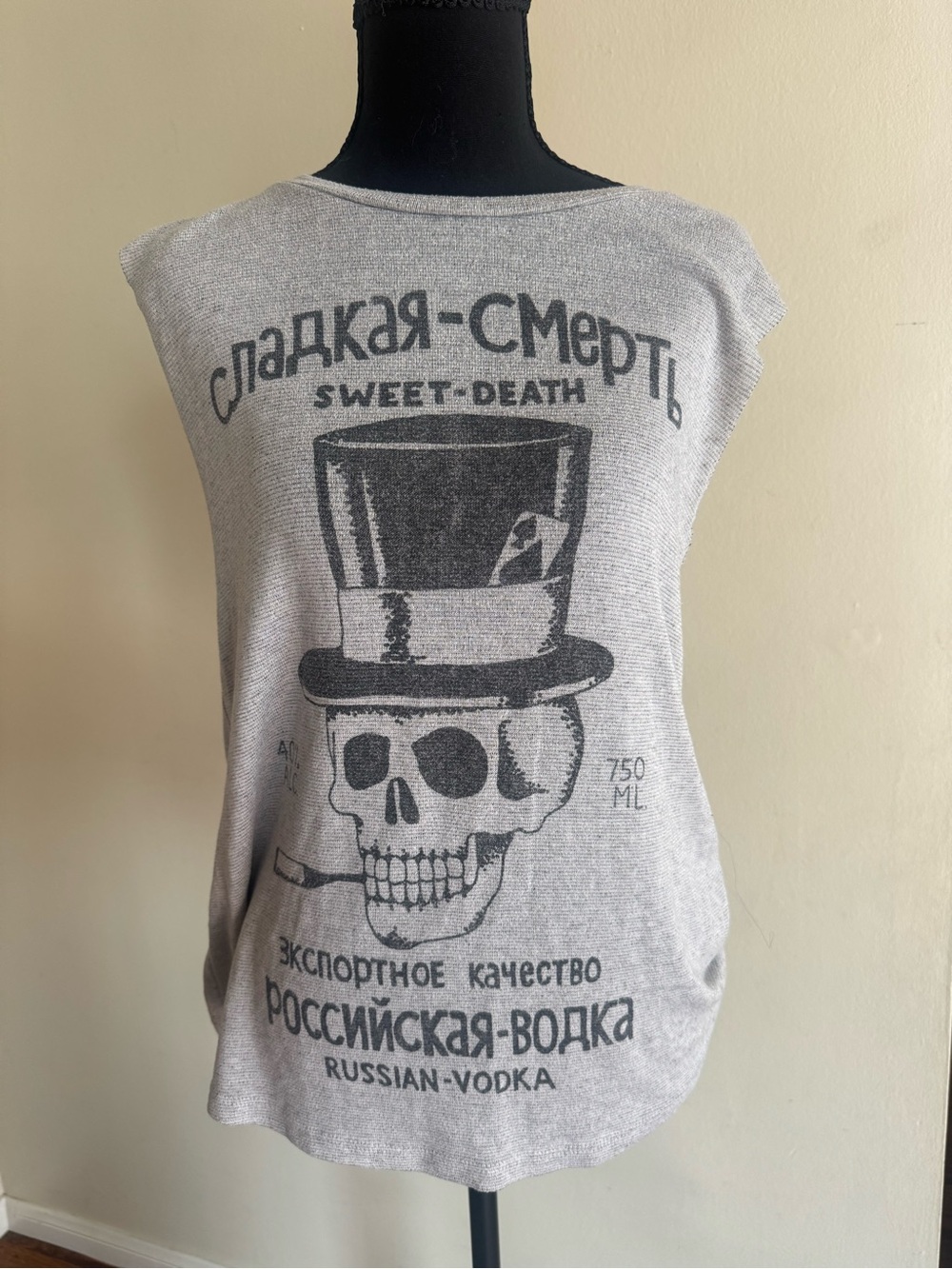 Daydreamer Light Gray Graphic Tank Top with Skull 'Sweet-Death' Print